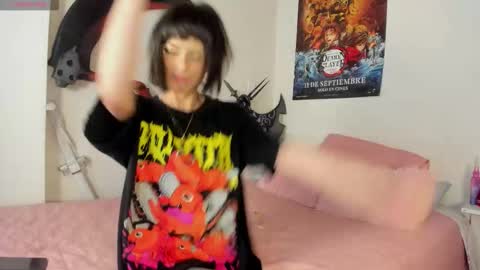 Aiko  Independent Model  online show from 10.25.25