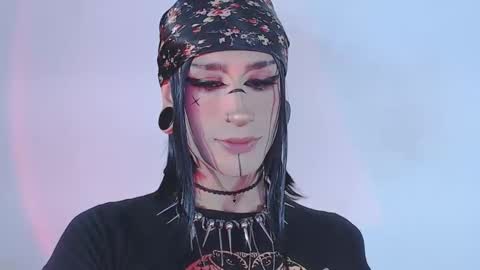 Snapshot of alienexxx chatting on 04.22.26 online show from 04.22.26