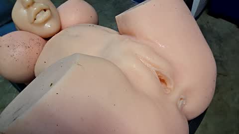 Doll Destroyer online show from 04.16.26