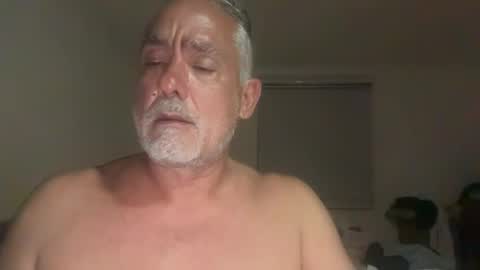 Snapshot of alientv chatting on 11.21.25 alientv online show from 11.21.25