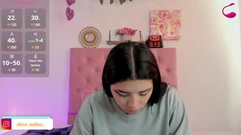 Snapshot of aliice_walker_ chatting on 12.07.24 aliice_walker_ online show from 12.07.24