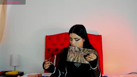 Snapshot of aliice_walker_ chatting on 12.17.24 aliice_walker_ online show from 12.17.24