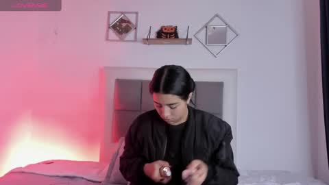 Snapshot of aliice_walker_ chatting on 01.11.25 aliice_walker_ online show from 01.11.25