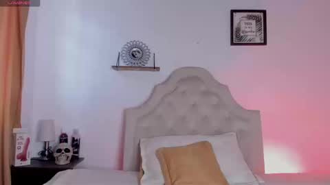 Snapshot of aliice_walker_ chatting on 09.15.25 aliice_walker_ online show from 09.15.25