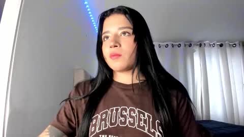 Snapshot of aliice_walker_ chatting on 10.20.25 aliice_walker_ online show from 10.20.25