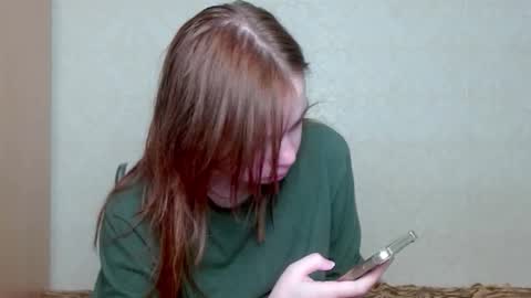 Snapshot of aliiice_stone chatting on 11.05.25 Alice online show from 11.05.25