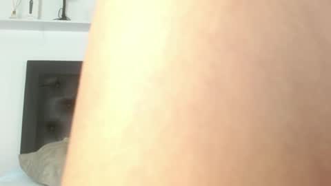 alika_jonhson_ online show from 10.04.25