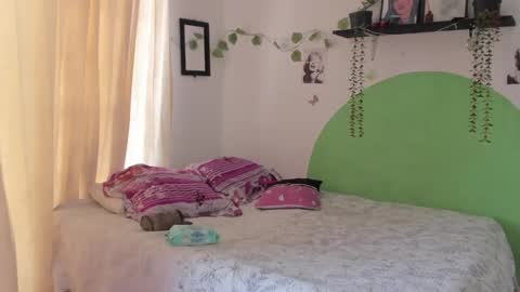 Snapshot of alikaa_nia chatting on 01.14.25 online show from 01.14.25