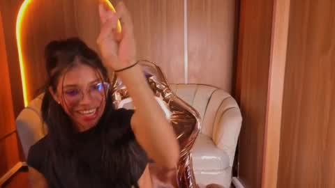 Snapshot of alina_b_ chatting on 05.27.26 alina_b_ online show from 05.27.26