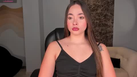 alinakravitz_ online show from 10.20.25