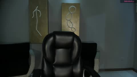 alinakravitz_ online show from 11.17.25