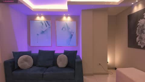 alinakravitz_ online show from 02.18.26