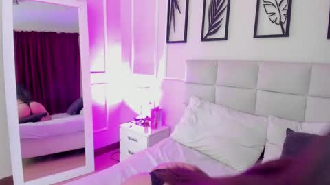     online show from 03.10.25