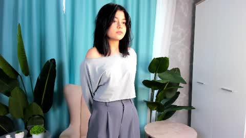 Im Alisa and its my first day here online show from 07.01.26