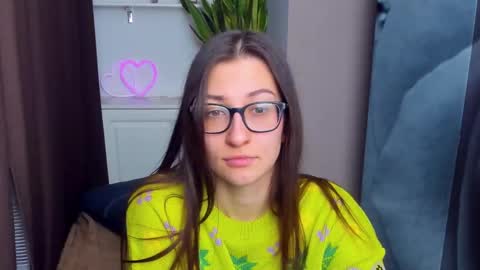 Snapshot of alishamurray chatting on 12.12.24 Alina online show from 12.12.24