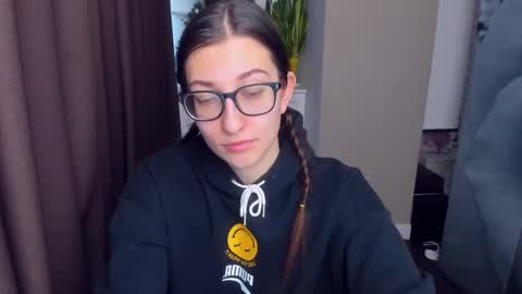 Snapshot of alishamurray chatting on 12.31.24 Alina online show from 12.31.24