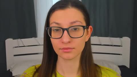 Snapshot of alishamurray chatting on 01.10.25 Alina online show from 01.10.25