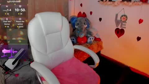Snapshot of alison_fire12 chatting on 04.24.26 online show from 04.24.26