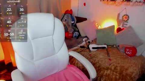 Snapshot of alison_fire12 chatting on 06.18.26 online show from 06.18.26