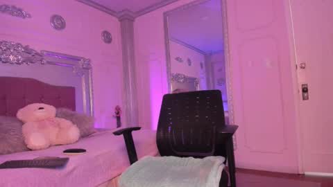 Alison Fishert online show from 01.14.25