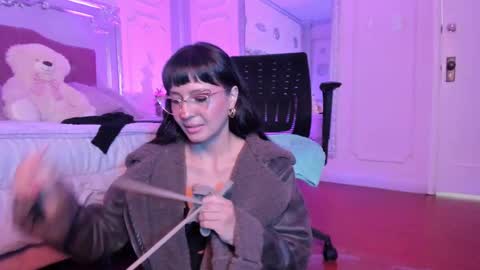 Alison Fishert online show from 02.28.25