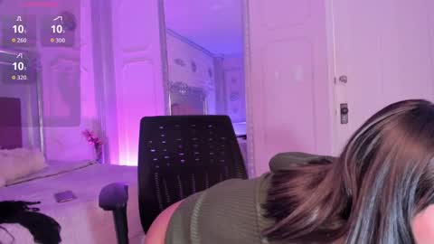 Alison Fishert online show from 09.09.25