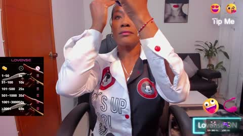 Snapshot of alisonlemoos chatting on 02.08.25 Alisson online show from 02.08.25