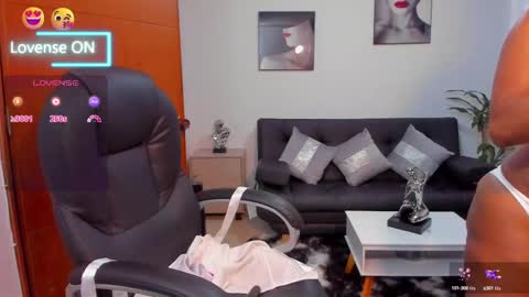 Snapshot of alisonlemoos chatting on 03.06.25 Alisson online show from 03.06.25