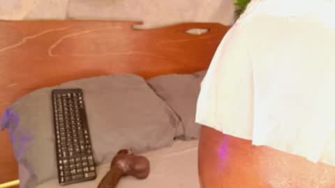 Snapshot of alisoon_moon chatting on 03.07.26 Alison Moon online show from 03.07.26