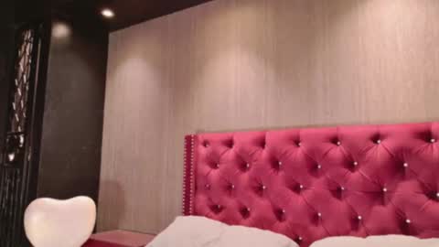 Snapshot of alisoon_moon chatting on 03.22.26 Alison Moon online show from 03.22.26