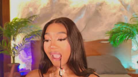 Snapshot of alisoon_moon chatting on 03.31.26 Alison Moon online show from 03.31.26