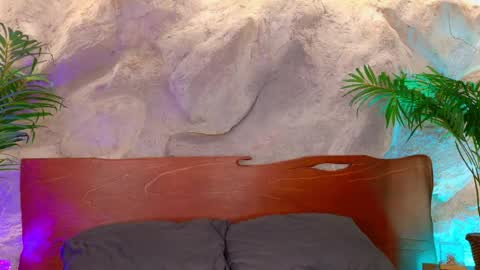 Snapshot of alisoon_moon chatting on 04.08.26 Alison Moon online show from 04.08.26