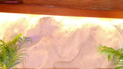 Snapshot of alisoon_moon chatting on 04.14.26 Alison Moon online show from 04.14.26