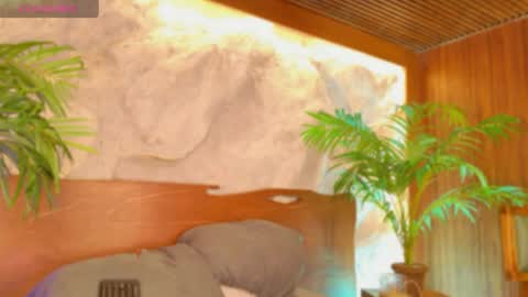 Snapshot of alisoon_moon chatting on 04.21.26 Alison Moon online show from 04.21.26