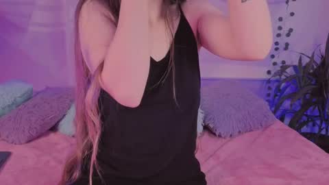 Mia online show from 09.18.25