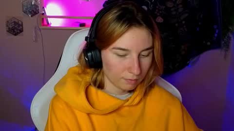 Snapshot of alisun_ chatting on 09.21.25 A L I C E online show from 09.21.25