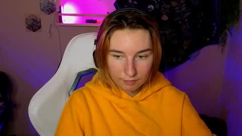 Snapshot of alisun_ chatting on 09.22.25 A L I C E online show from 09.22.25