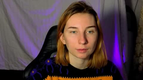 Snapshot of alisun_ chatting on 10.07.25 A L I C E online show from 10.07.25