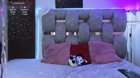 alix_kitty_ online show from 03.28.26