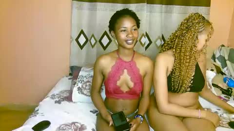 Snapshot of aliyah001 chatting on 10.09.25 aliyah001 online show from 10.09.25