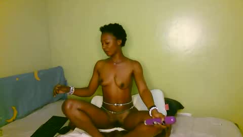 Snapshot of aliyah001 chatting on 10.11.25 aliyah001 online show from 10.11.25