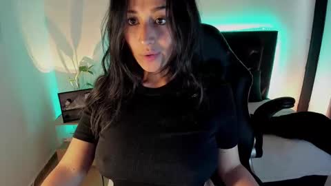 Alizee online show from 03.10.25