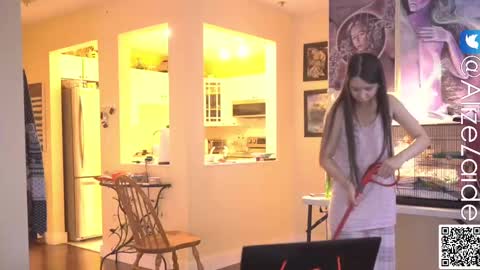 Alize Zaide online show from 02.23.25