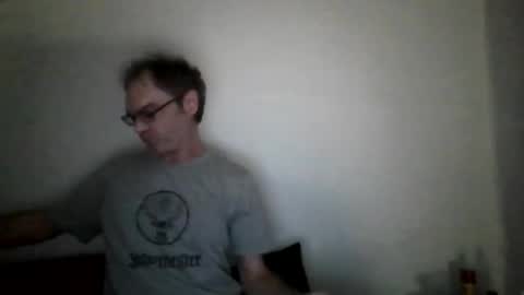 Snapshot of aljj81 chatting on 11.17.25 J online show from 11.17.25