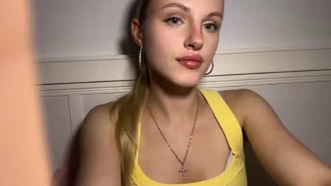 Snapshot of allaloffredo chatting on 07.29.26 Kate online show from 07.29.26