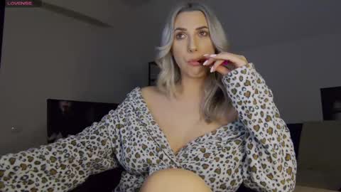 A day u didnt smile is a lost day online show from 02.21.25