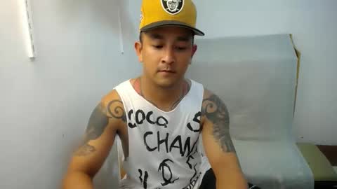 Snapshot of allen_69xx chatting on 12.01.25 allen online show from 12.01.25