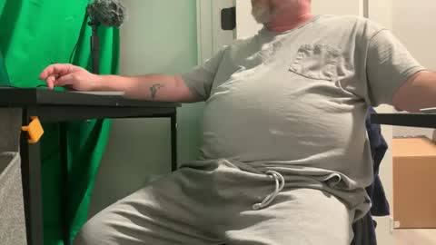 Allergictolove online show from 01.12.25