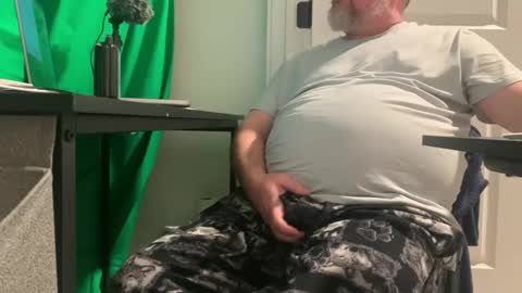 Allergictolove online show from 01.25.25