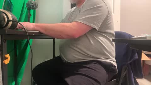 Allergictolove online show from 02.16.25